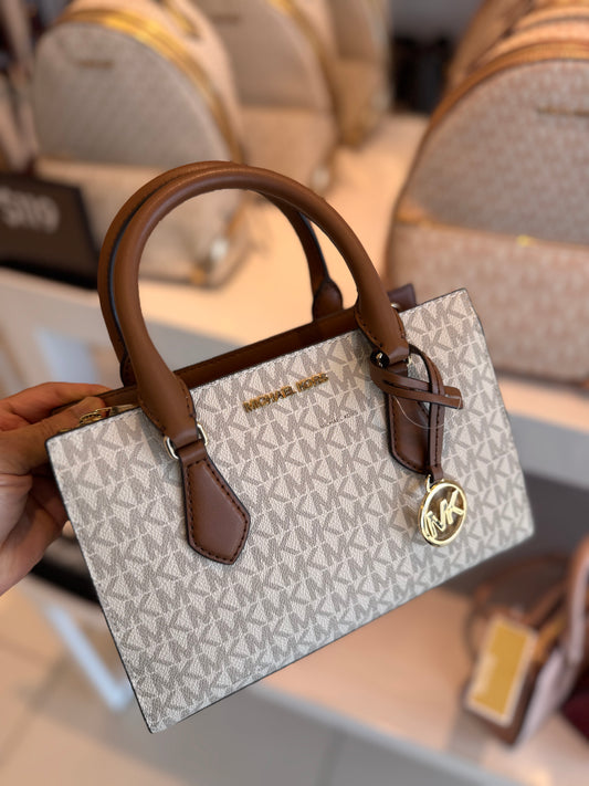 Michael Kors Sheila Small Vanilla Signature